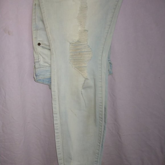 OLD NAVY MIDRISE ROCKSTAR LIGHT WASH - Picture 5 of 5